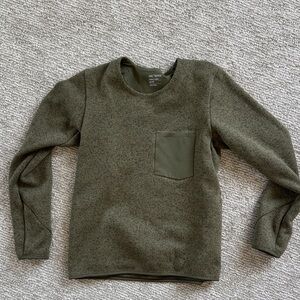 Arc'teryx women’s XS Olive Green Crewneck Pocket Sweater